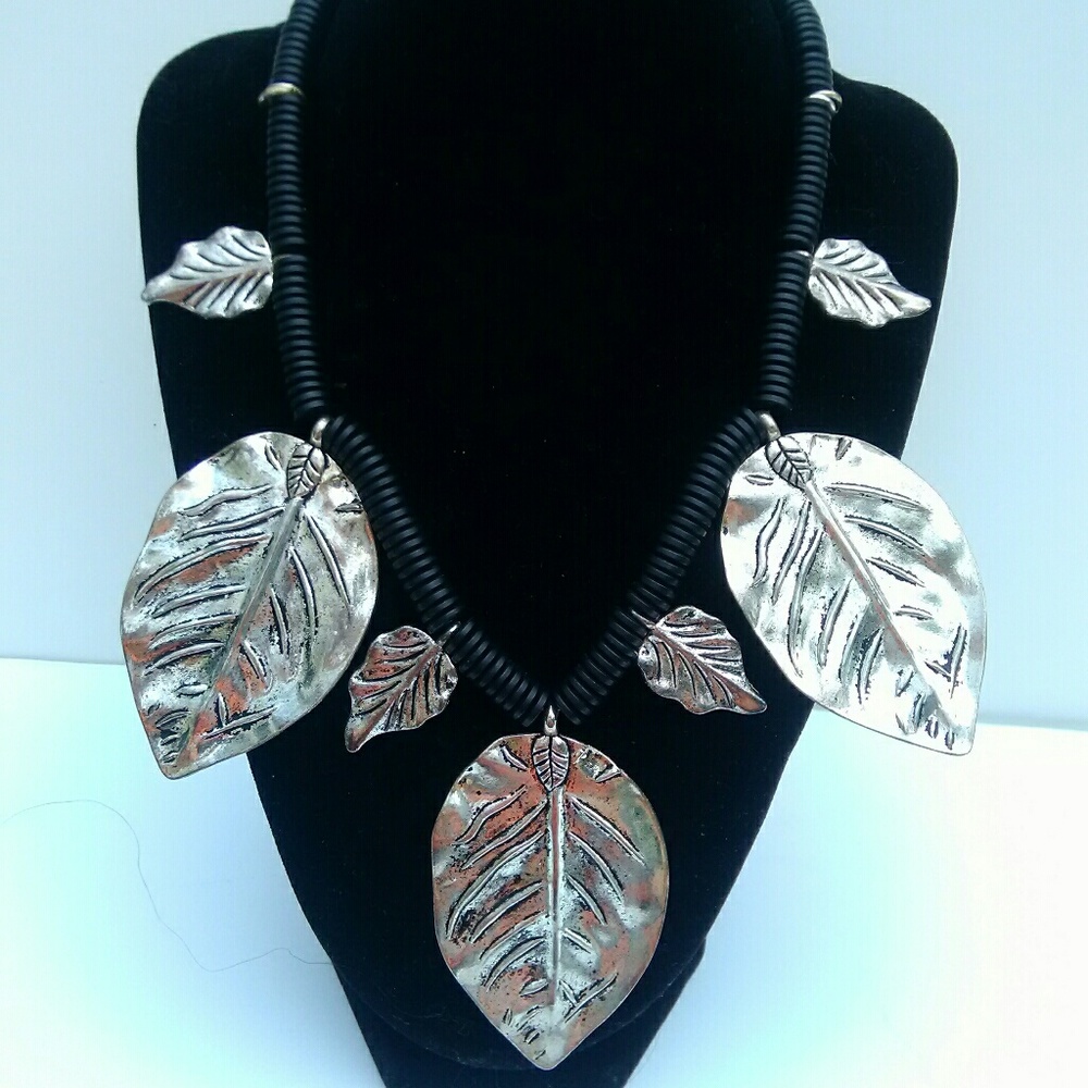 Necklace - Picture 3 of 3